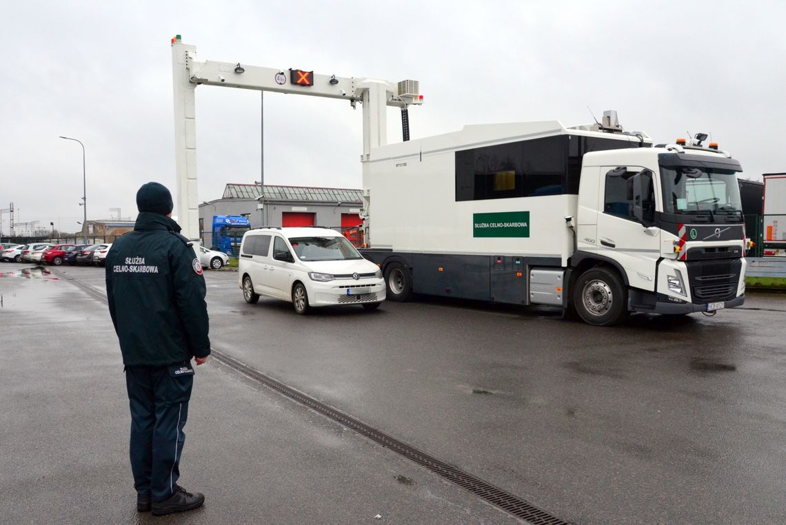 Nowy sprzęt bialskich celników. Mobilny skaner pomoże w walce z przemytem