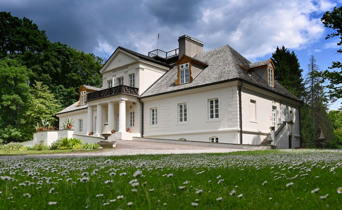 Od Sapiehów do Kraszewskich. Niezwykłe dzieje Romanowa Od Sapiehów do Kraszewskich. Niezwykłe dzieje Romanowa