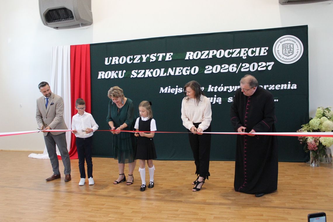 Oddali do użytku nowe skrzydło szkoły i salę gimnastyczną Oddali do użytku nowe skrzydło szkoły i salę gimnastyczną