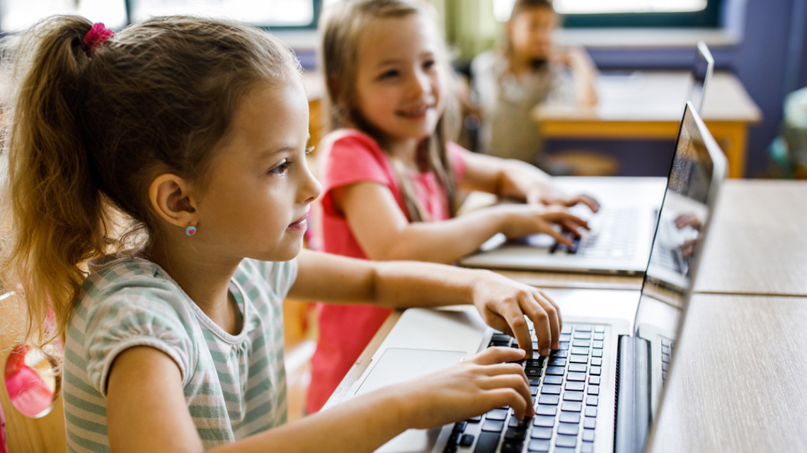 To zmieni polską szkołę dzieci, szkoła, laptopy