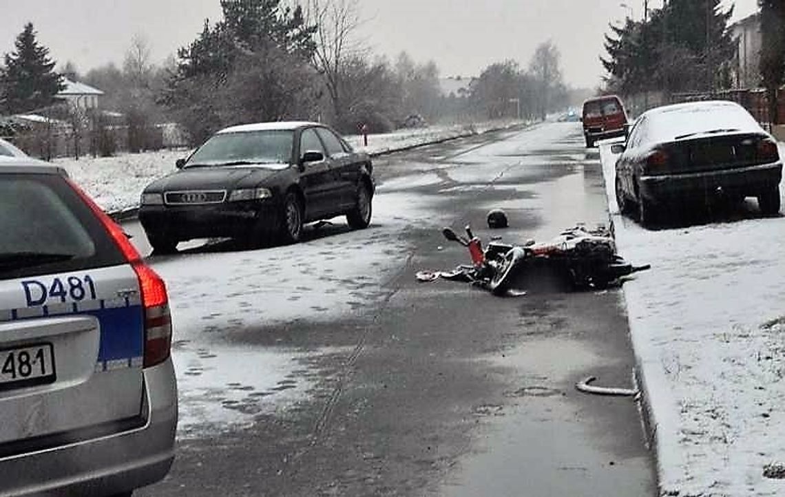 Omijał kałużę, zderzył się z motorowerem