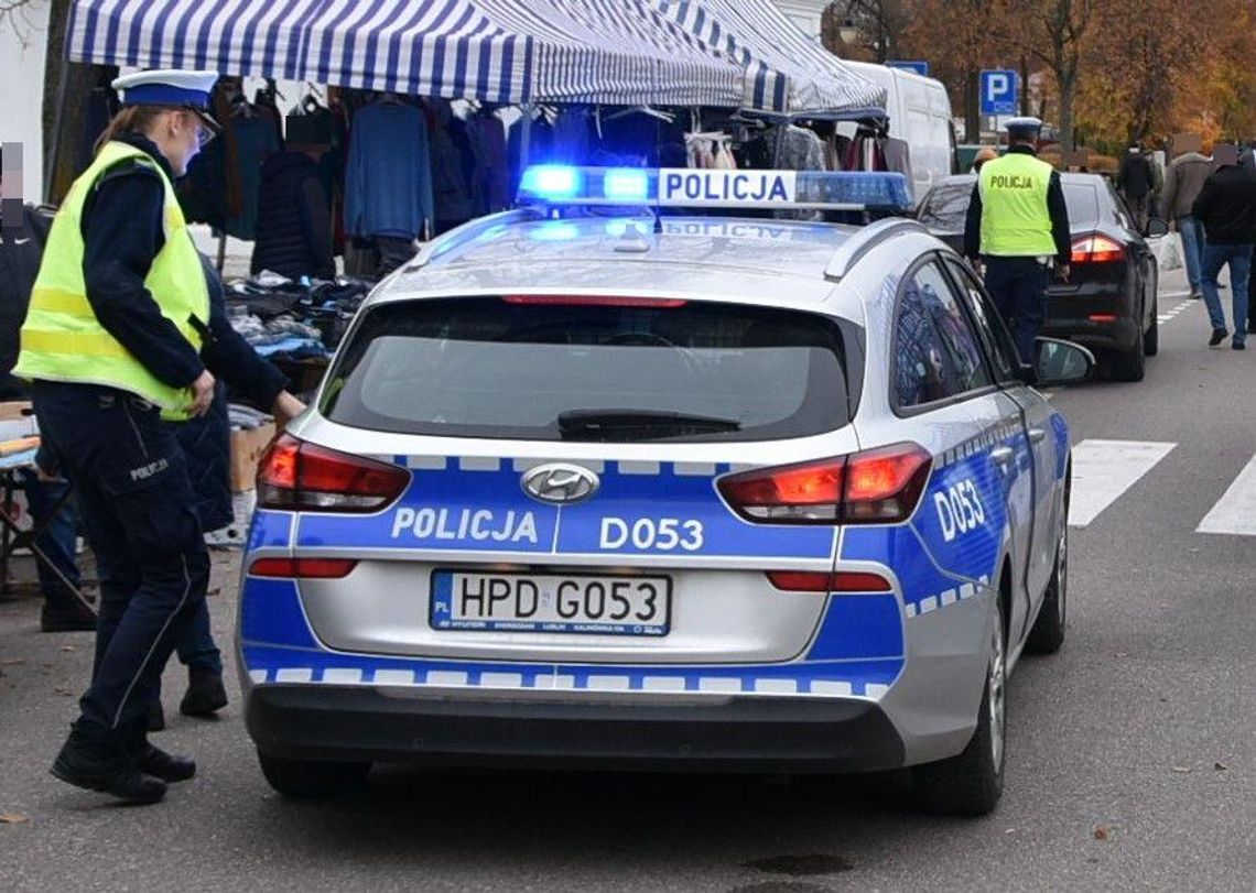 Osobówka najechała na pieszego. Mężczyzna trafił do szpitala