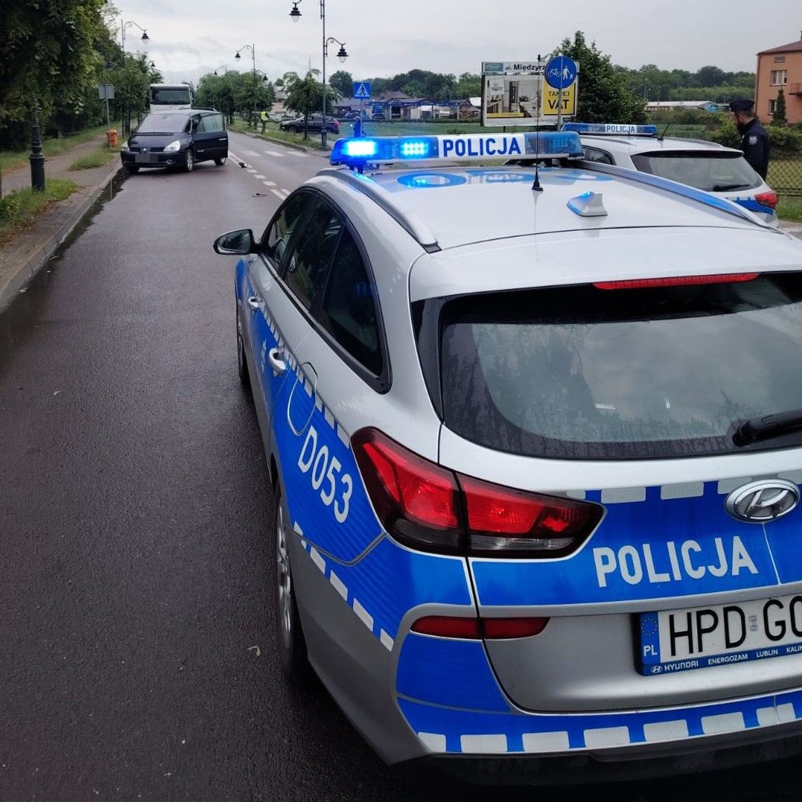 Osobówka potrąciła na pasach pieszego