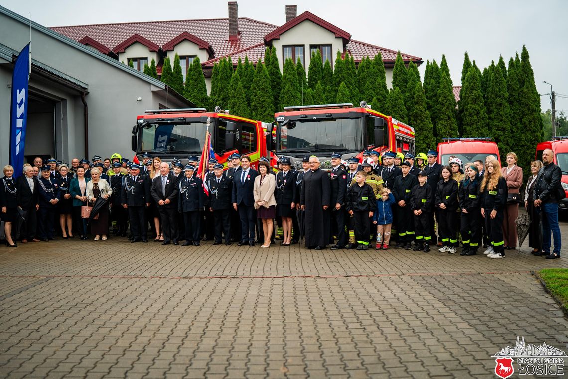 OSP Łosice i OSP Czuchleby z nowymi wozami strażackimi OSP Łosice i OSP Czuchleby z nowymi wozami strażackimi