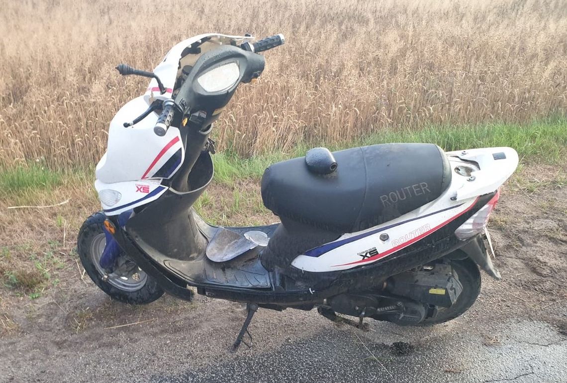 Ostrówki: Na drodze przewrócił się motorower. 18-letni kierowca był pijany