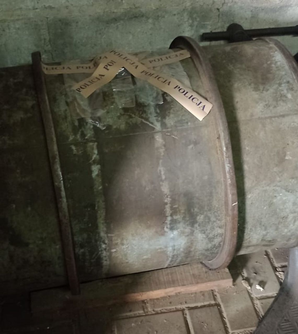 Paliwowy przekręt w bialskiej firmie. Operator koparki usłyszał zarzuty