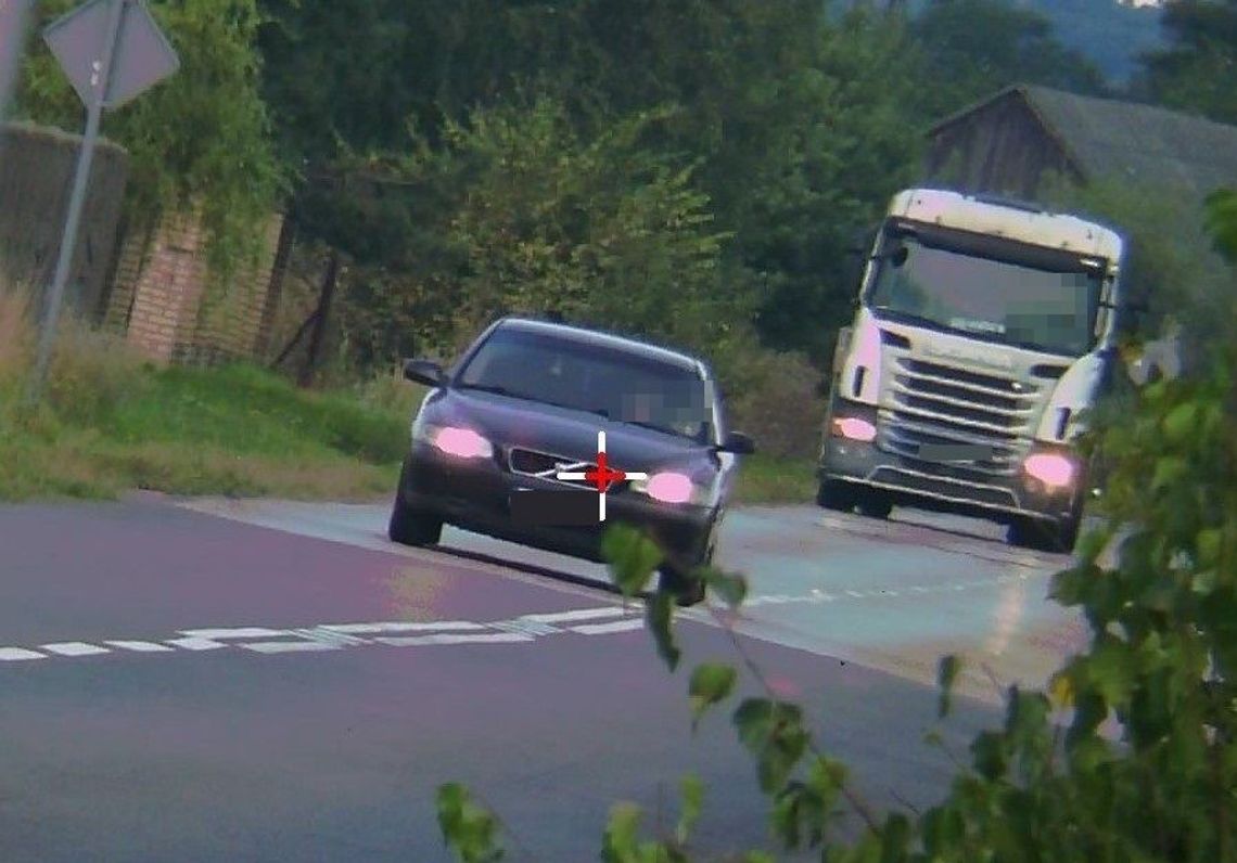 Pędzili przez Witulin. Obaj kierowcy stracili prawa jazdy