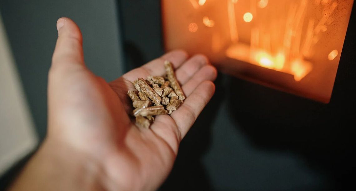 Pellet drogi, węgiel znika z części składów Pellet drogi, węgiel znika z części składów