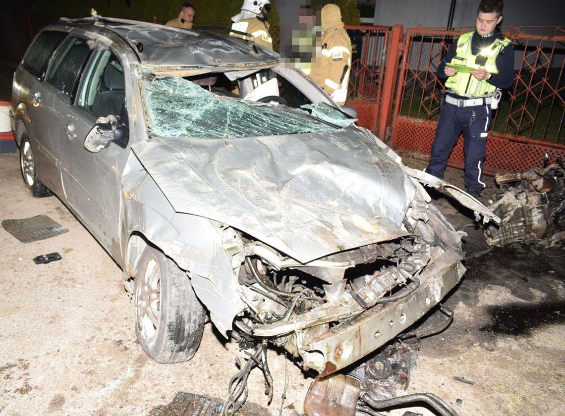 Pijany dachował w Wólce Kościeniewickiej [ZDJĘCIA]