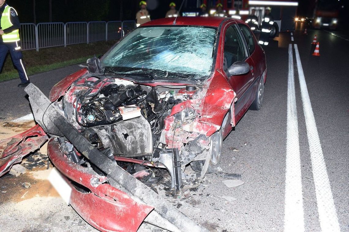 Pijany mężczyzna uderzył w ciężarówkę