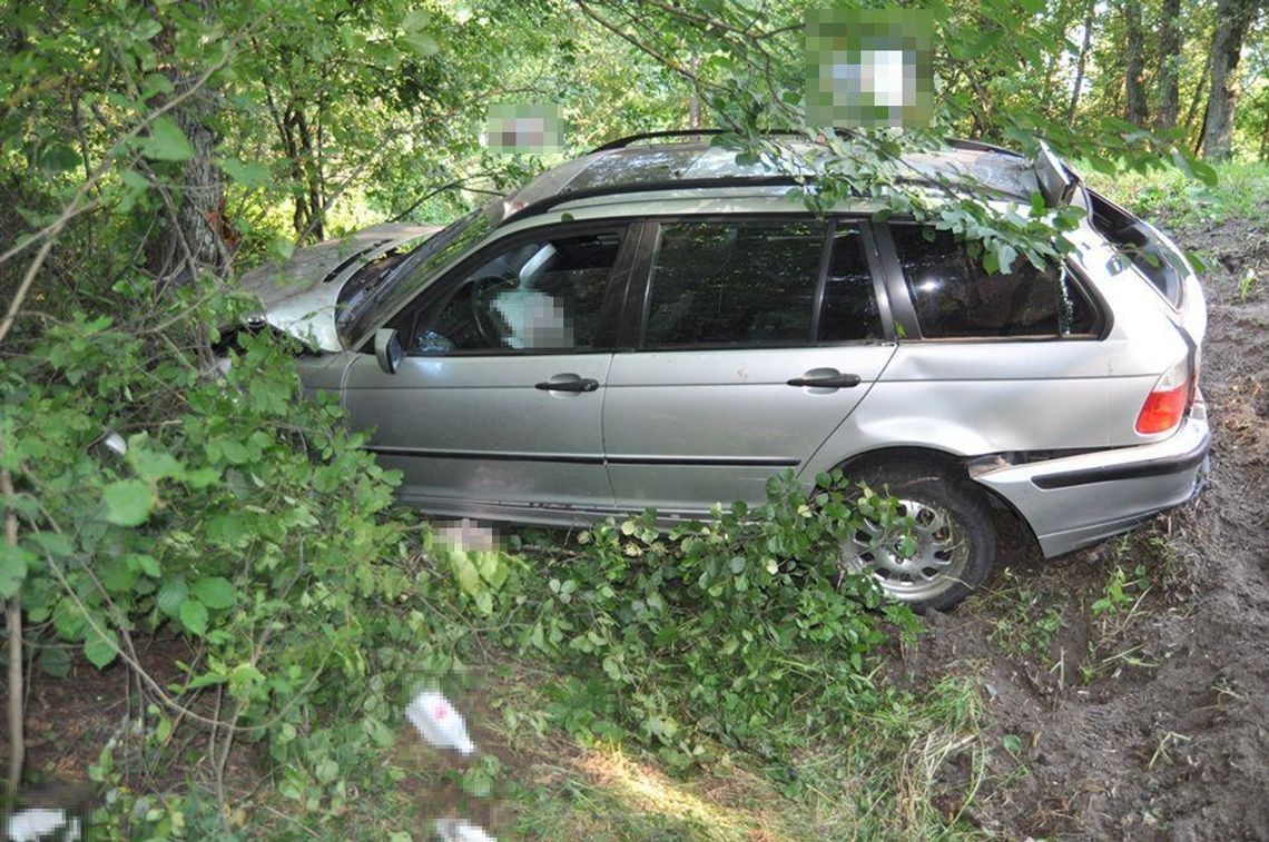 Pijany rajd w Drelowie. Kierowca BMW wylądował w szpitalu