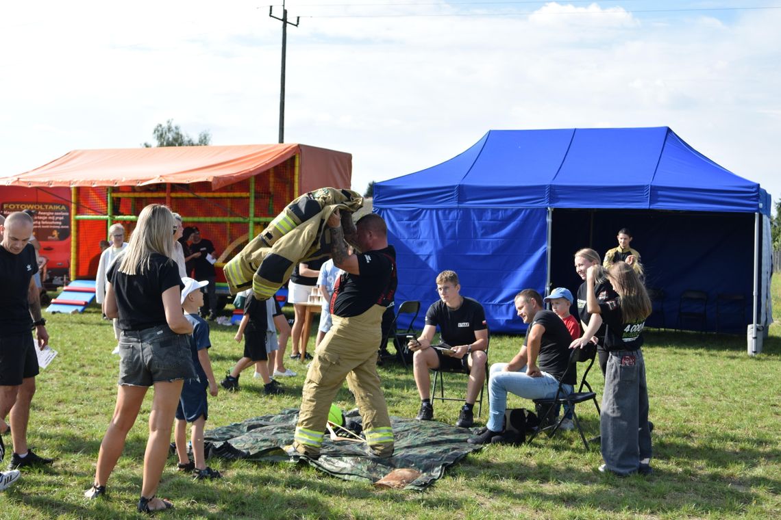 Piknik w Żabcach połączył sport, zabawę i zbiórkę na nowy wóz strażacki
