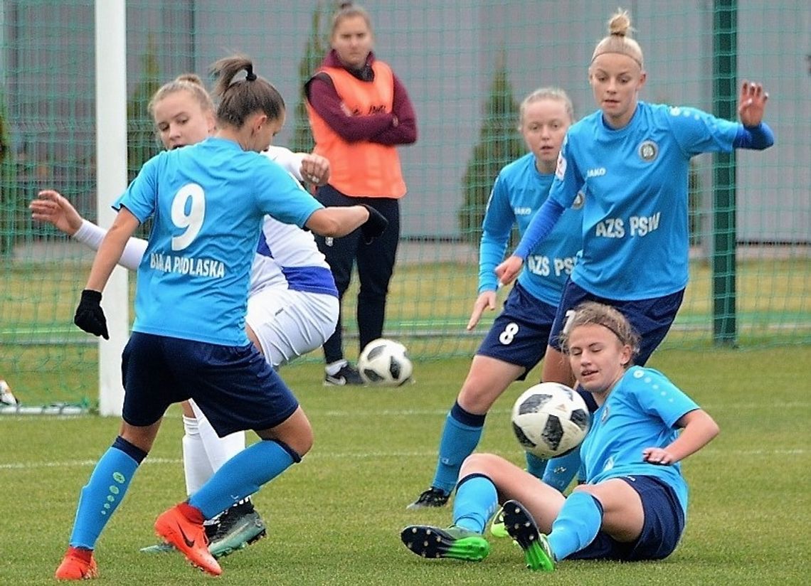 Piłkarki AZS PSW walczyły w Katowicach Piłkarki AZS PSW walczyły w Katowicach