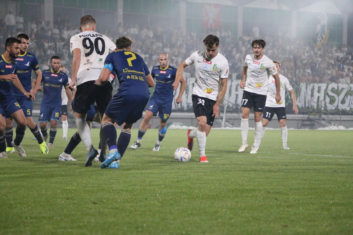 Podlasia zaczęło, Orlęta z nowym trenerem, Huragan wyczekuje