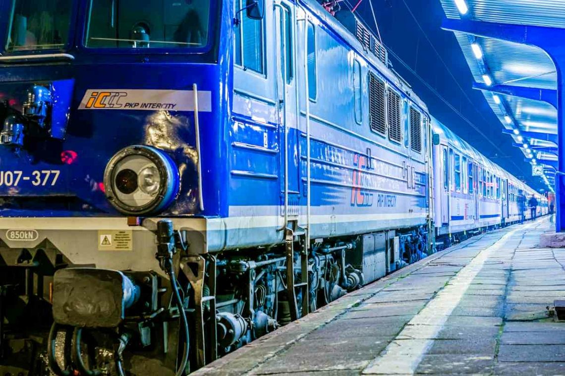 Podwyżka przed feriami, obniżka po feriach. PKP Intercity obniża ceny biletów