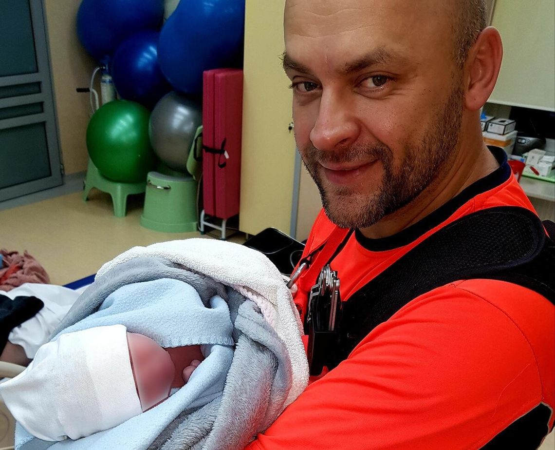 Pogranicznik pomógł małemu Aleksandrowi przyjść na świat Pogranicznik pomógł małemu Aleksandrowi przyjść na świat