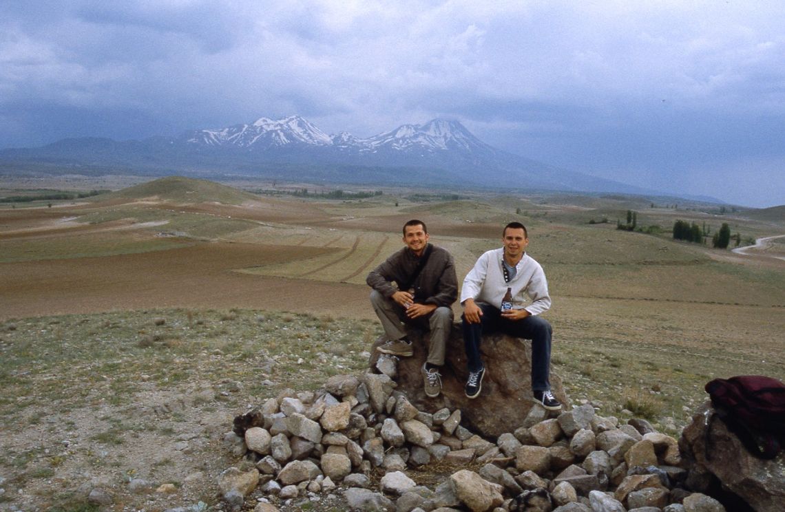 Pogrzeb w Tybecie, uczta w Iranie, trekking w Chinach. Przygody w podróży Marcina Koszołko