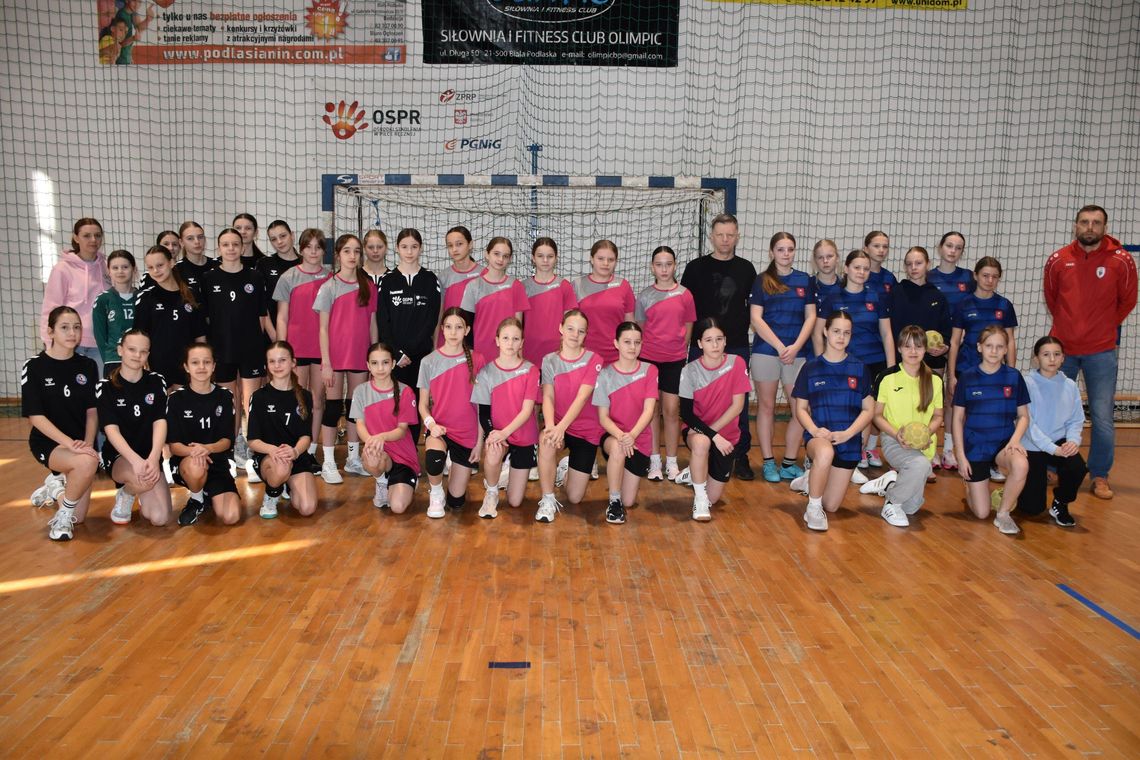 Półfinał wojewódzki w piłce ręcznej dziewcząt – emocje i wyrównana rywalizacja Półfinał wojewódzki w piłce ręcznej dziewcząt – emocje i wyrównana rywalizacja