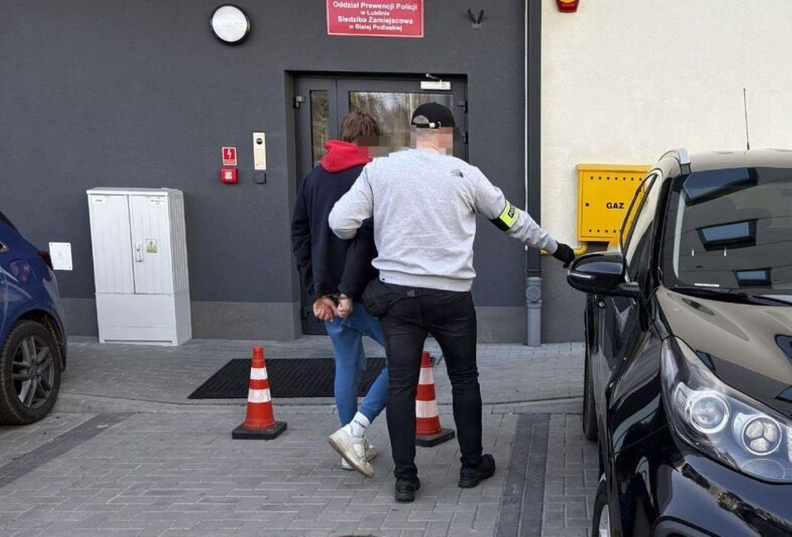 Powiat bialski. Jeden przed policją schował się pod łóżkiem, drugi na balkonie