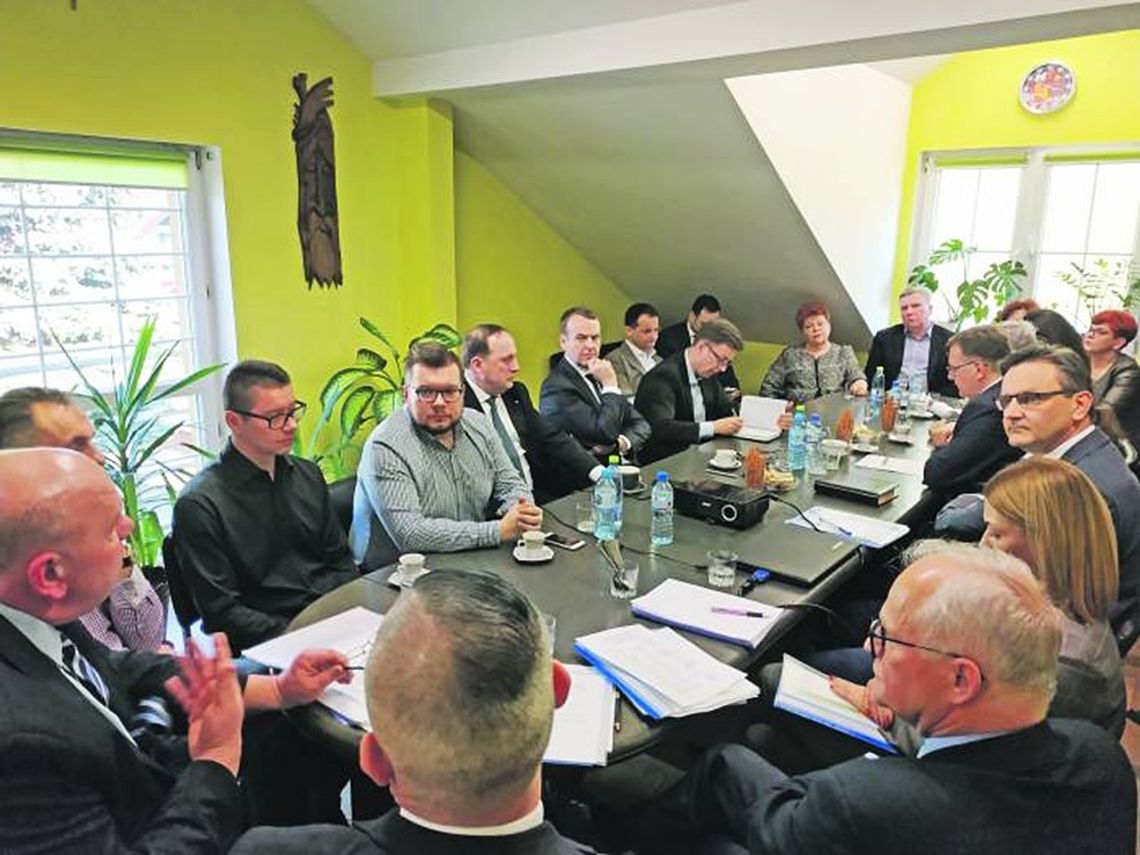 Powiat bialski: Nie upolityczniajcie samorządu