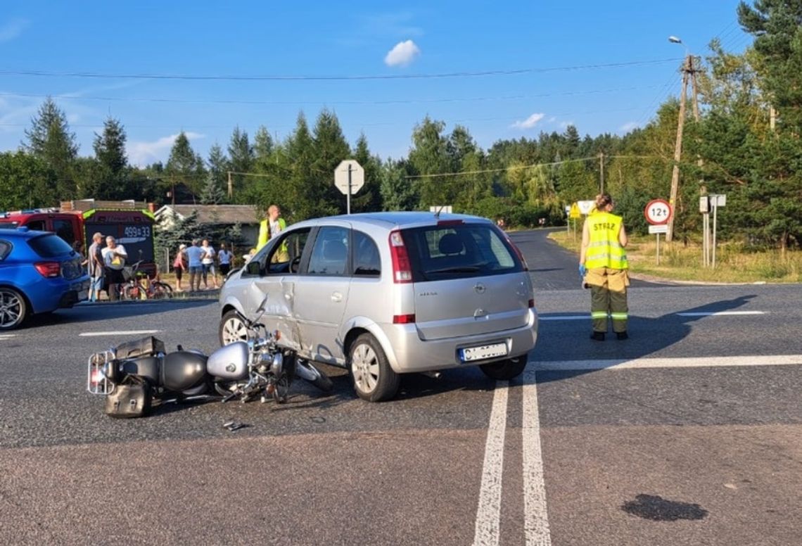 Powiat łosicki: Kierujący oplem zderzył się z motocyklistą