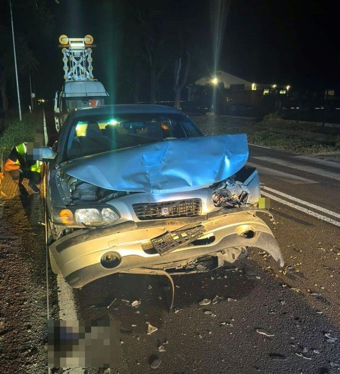 Powiat radzyński. Najechała na Forda. Trzy osoby w szpitalu Powiat radzyński. Najechała na Forda. Trzy osoby w szpitalu
