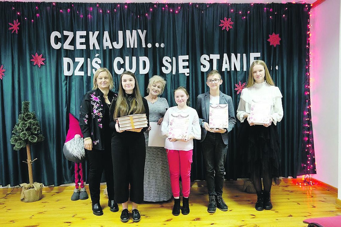 Powiat radzyński: Natalia i Ania wyrecytowały nagrody