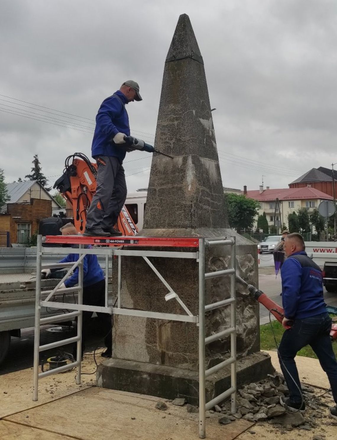 Stary pomnik w Terespolu zdemontowany. Nowy sfinansuje IPN