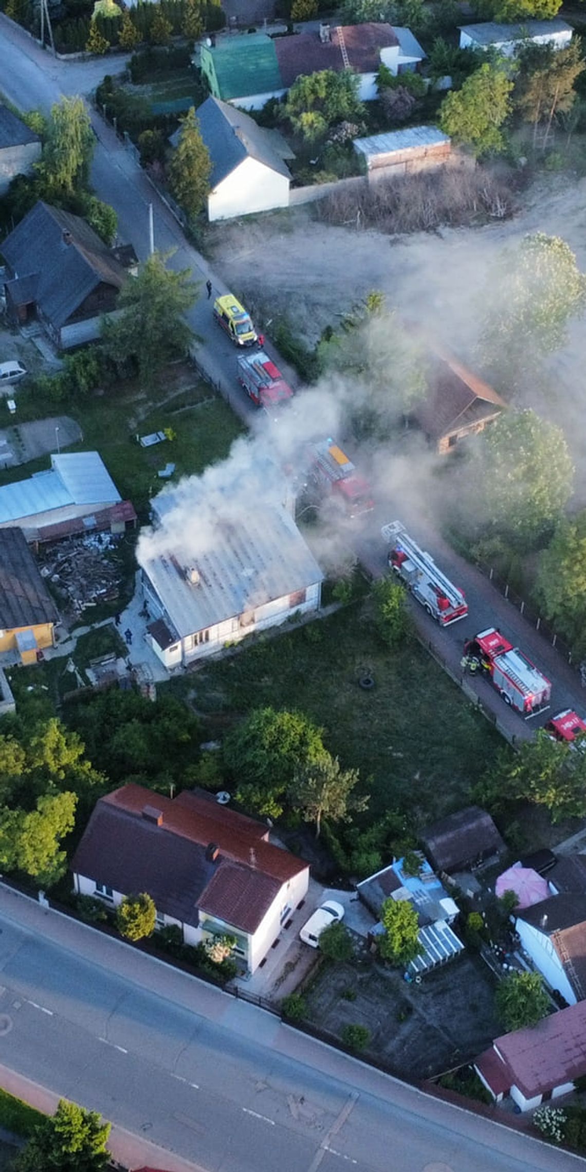 Pożar domu przy ul. Rolniczej. Strażacy natrafili na ciało