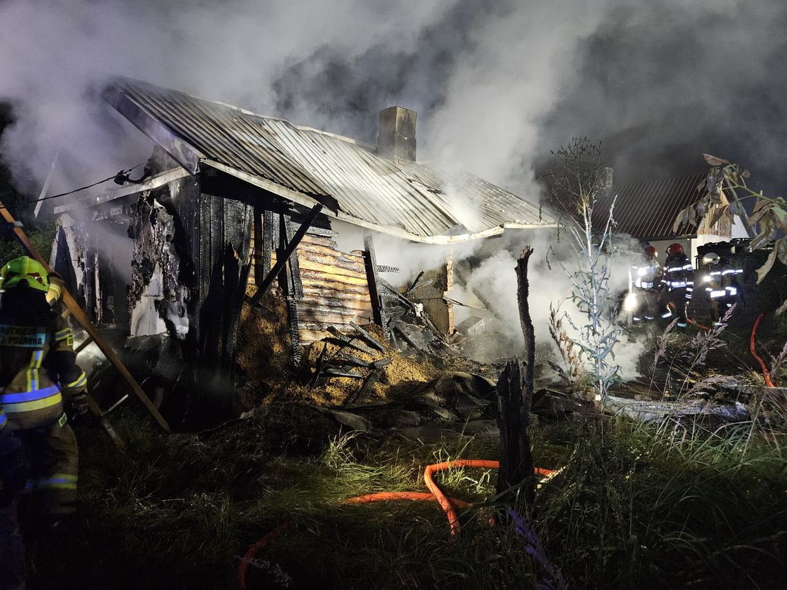 Pożar domu w Białej Podlaskiej. Właściciel z poparzeniami [WIDEO, ZDJĘCIA]