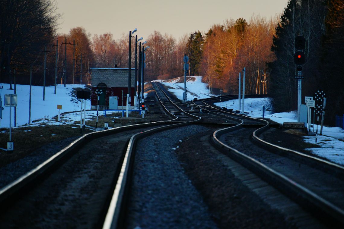 Premier przedłuża stopnie alarmowe po rosyjskim sabotażu na kolei Premier przedłuża stopnie alarmowe po rosyjskim sabotażu na kolei