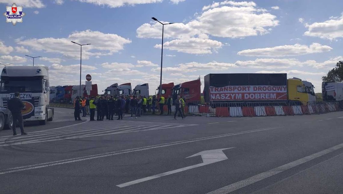 Protest na przejściu granicznym Kukuryki-Kozłowicze trwa. Co godzinę jedna ciężarówka