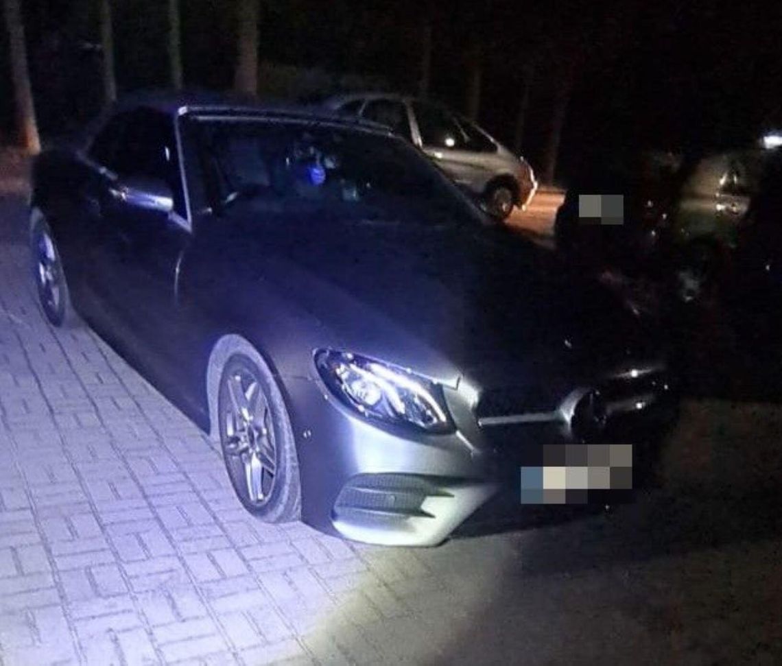 Radzyń Podlaski. Pijana ujęta przez świadka po kolizji na rondzie