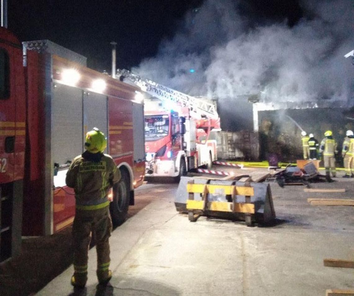 Radzyń Podlaski. Pożar w zakładzie stolarskim Radzyń Podlaski. Pożar w zakładzie stolarskim