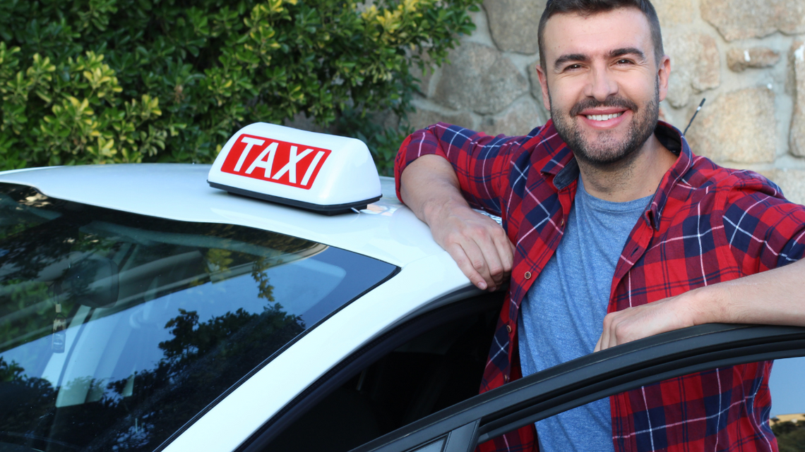 Robo-taxi lekiem na brak taksówkarzy