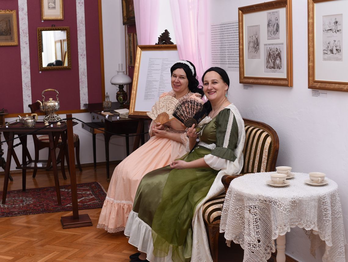 Romanów. Gdzie pisarz mieszka, czyli z wizytą u literatów Romanów. Gdzie pisarz mieszka, czyli z wizytą u literatów