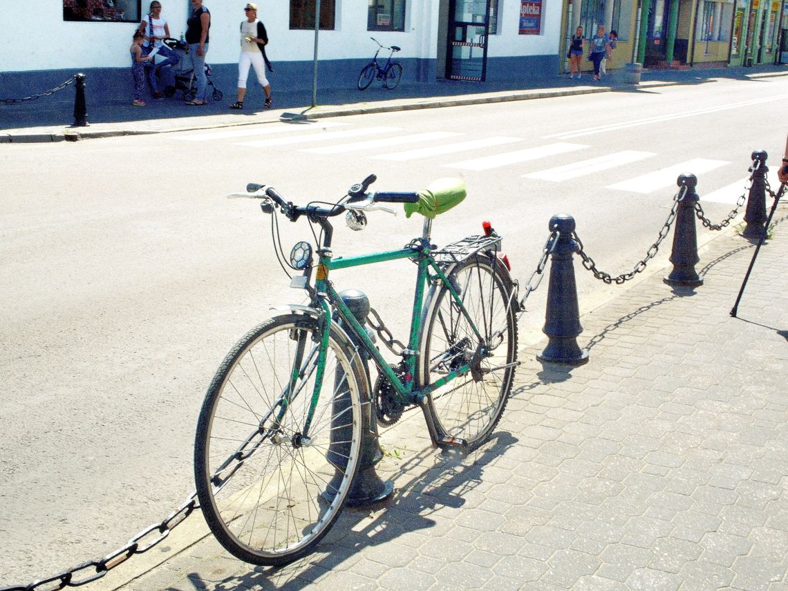 Rowerzyści alarmują: Za mało stojaków w centrum