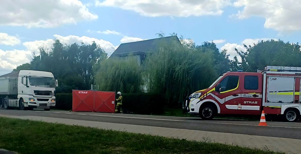 Rowerzystka wyjechała wprost pod ciężarówkę. Kobieta nie żyje