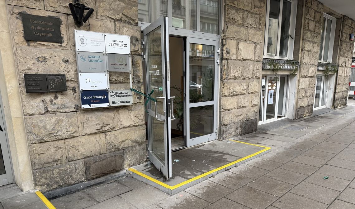 Rzucił koktajlem Mołotowa w siedzibę PO. Mieszkaniec pow. łosickiego zatrzymany Rzucił koktajlem Mołotowa w siedzibę PO. Mieszkaniec pow. łosickiego zatrzymany