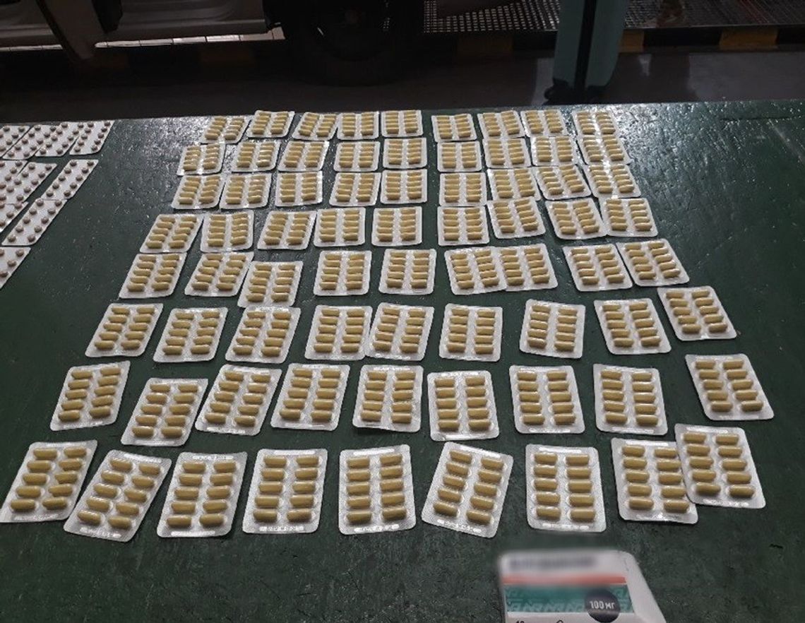 Samochód pełen medykamentów