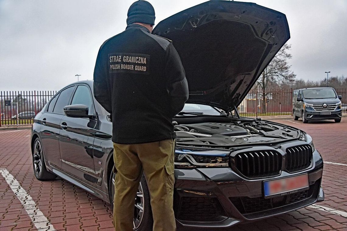 Skradzione bmw próbowało wjechać do Polski