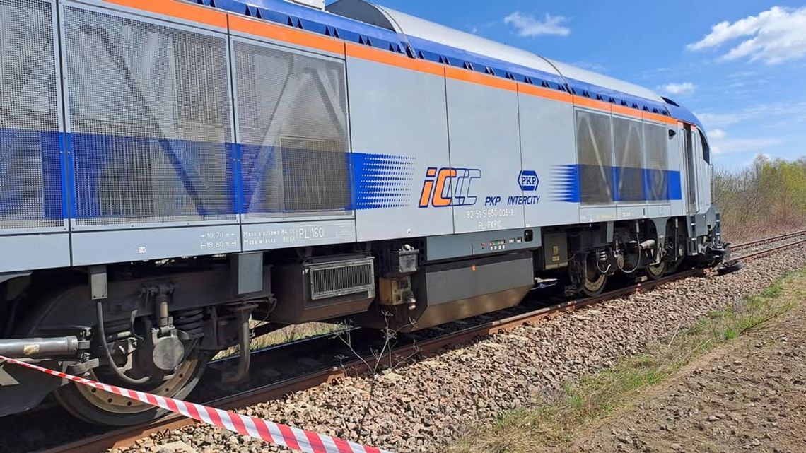 Uwaga! Tragedia na przejeździe. Nie żyje mężczyzna Uwaga! Tragedia na przejeździe. Nie żyje mężczyzna