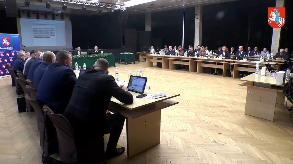 Starosta mówi o bezpieczeństwie finansowym, radna PiS o modelu opartym na zadłużeniu