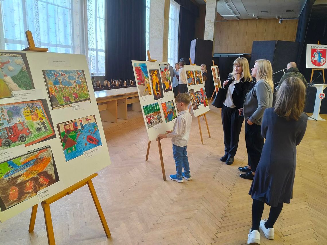 Strażacki trud oczami młodych. Wyłonili laureatów plastycznego konkursu (WYNIKI, GALERIA ZDJĘĆ)