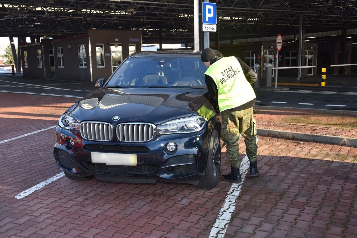 Strażnicy graniczni z Terespola odzyskali dwa drogie auta