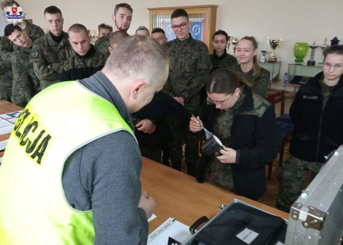 Studenci Akademii Wychowania Fizycznego odwiedzili policjantów