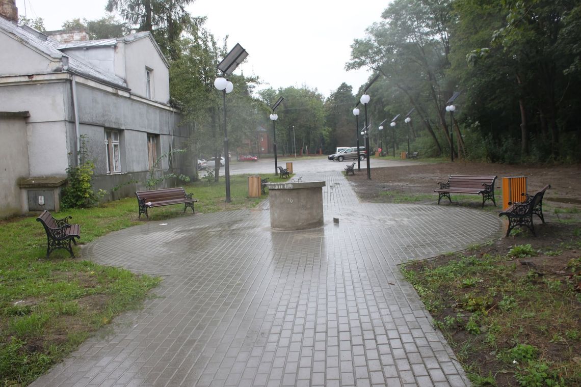 Stworzą strefę relaksu przy byłej plebanii Stworzą strefę relaksu przy byłej plebanii