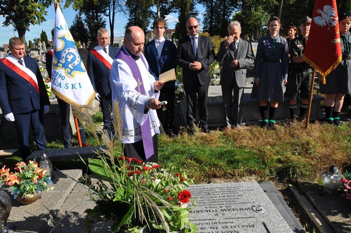 Symboliczny pogrzeb działacza antykomunistycznej organizacji młodzieżowej