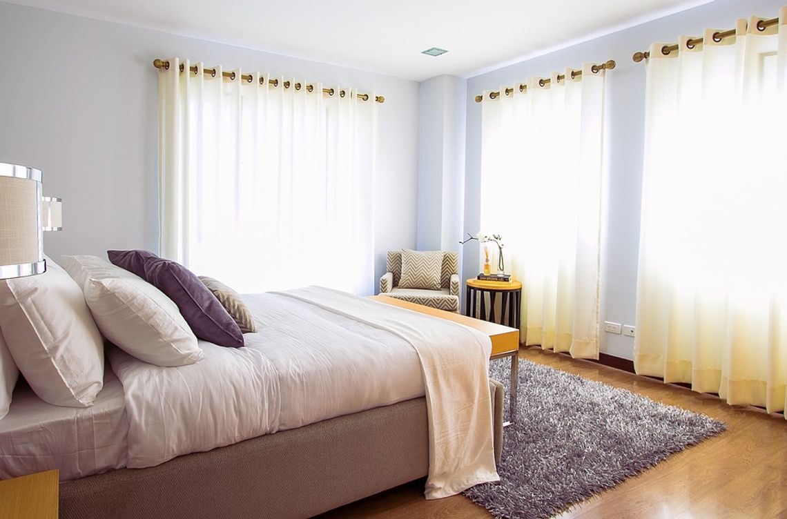 Sypialnia w stylu prowansalskim – jak ją urządzić?