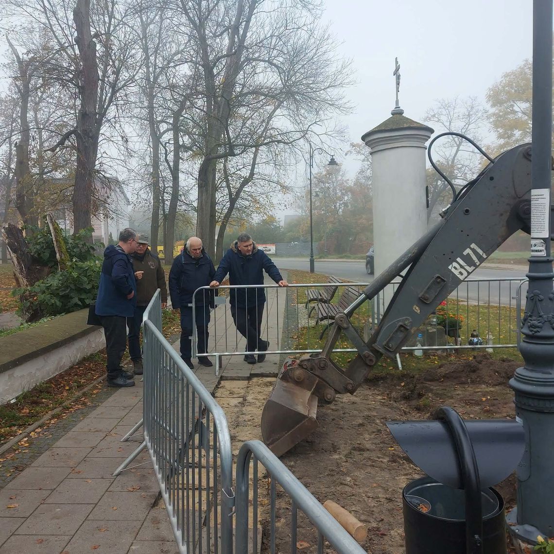 Szukali szczątków powstańców. Pochówku nie odkryto Szukali szczątków powstańców. Pochówku nie odkryto